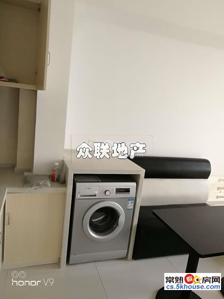 中南锦城 1800元/月 1室1厅1卫 精装修 楼层佳看房方便