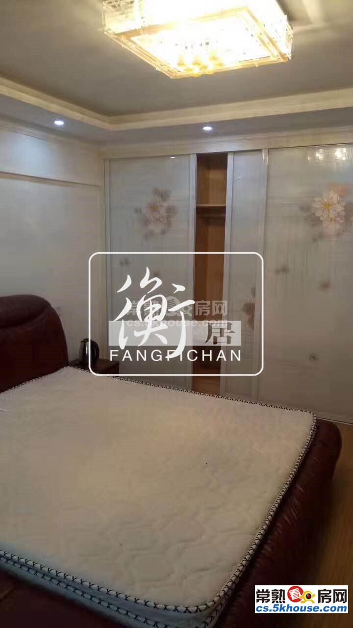 东南悦城58平精装复式公寓出租 设备齐全 有车位 2100/月
