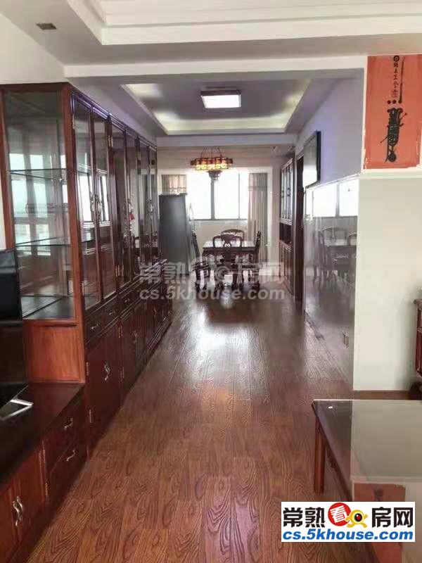 常福新村 4200元/月 3室2厅2卫 豪华装修 干净整洁随时入住