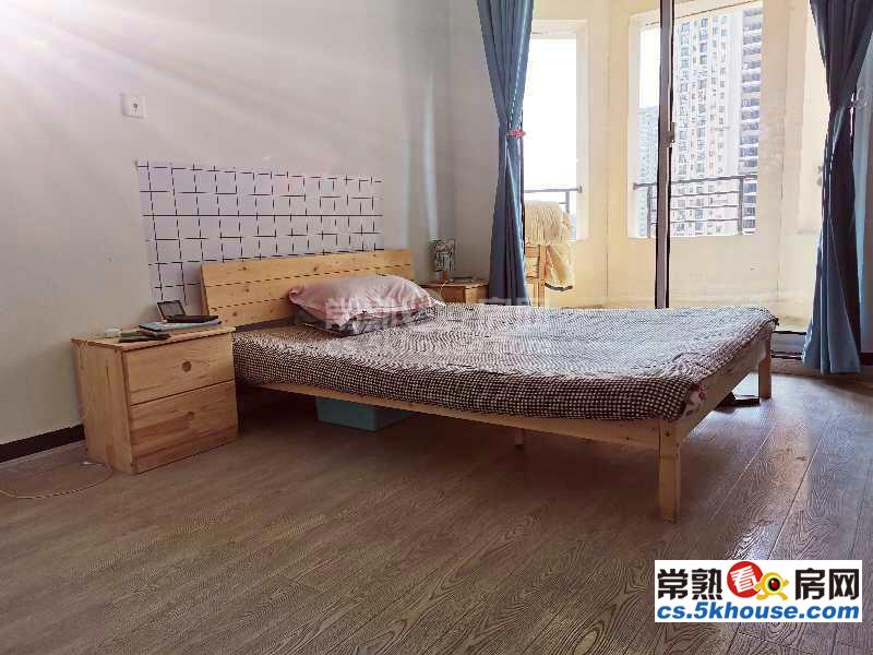 中南锦苑 2800元/月 3室2厅2卫 简单装修 少有的低价出租