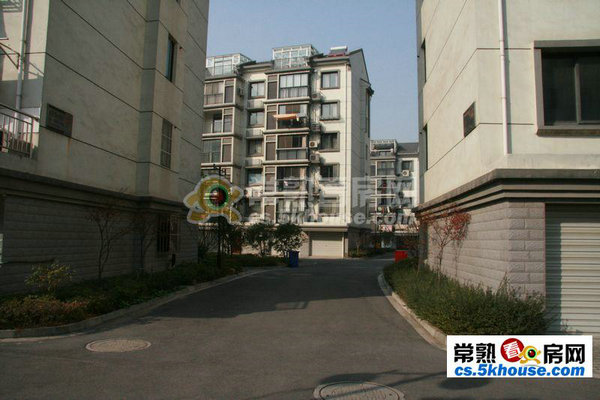 枫泾4区5楼2室2厅装修新设施全套2800/月