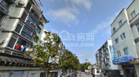 枫泾四区 精装三房 黄金楼层 市中心位置 菜市场附近 3200/月