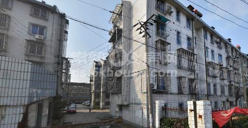 招商城新建家园小3房 2房朝南简装拎包入住1600一个月