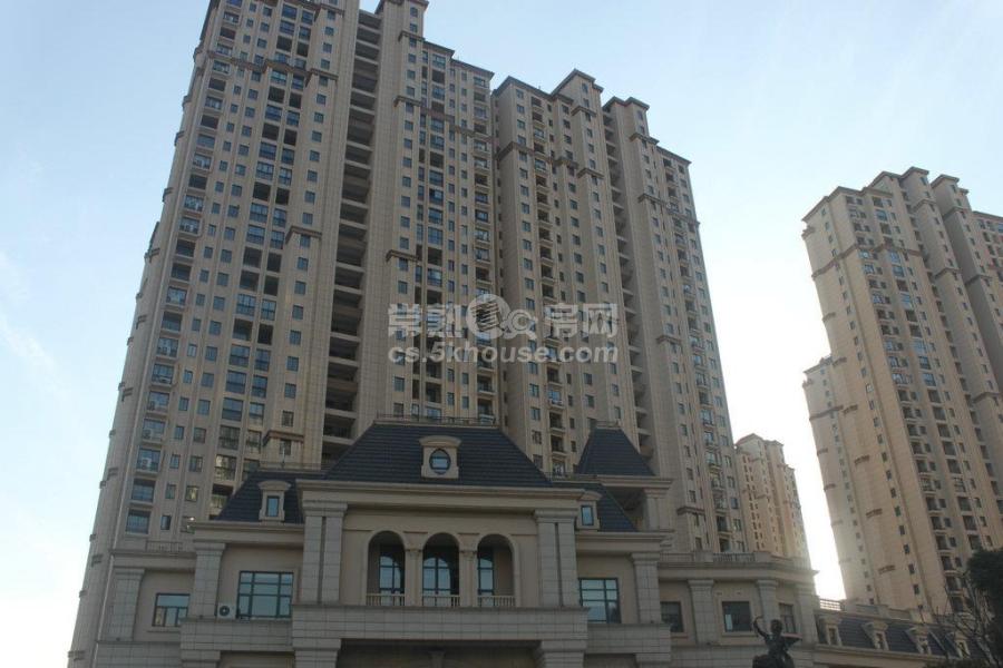 昆城低于市场价中南锦苑65平方 150万 2室2厅1卫满两年有 名额