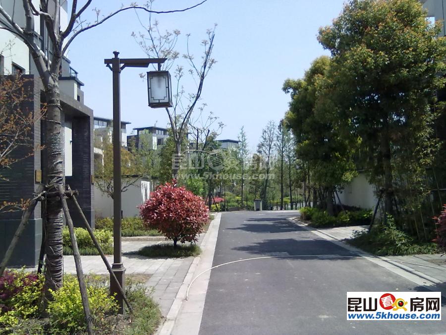 e區17弄別墅 大邊套超大花園200平 送地下室 低于市場50萬急售
