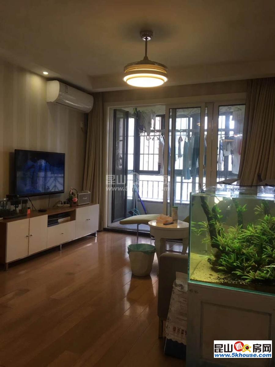 绿地21新城 2300元月 3室2厅1卫,3室2厅1卫 精装修 ,全家私电器出租