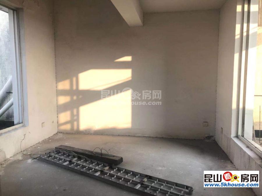 急售,盛世明珠园联排,二线湖景,使用面积300平,随时看