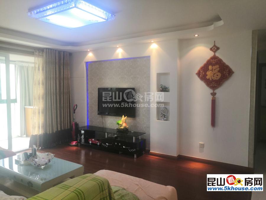 中心区,低于市场价,汉城国际 120万 3室2厅2卫 精装修