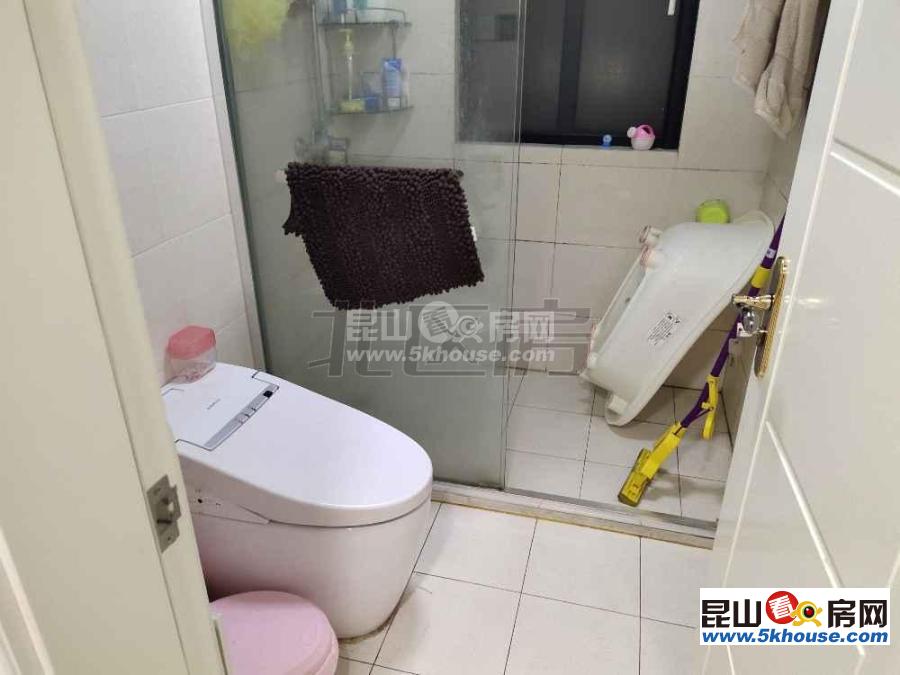超好的地段,升值潜力大,枫景苑c区 152万 3室2厅2卫 精装修