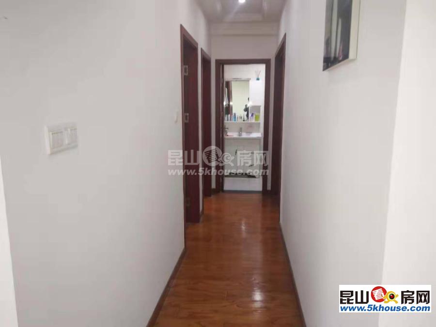 市北锦苑 首付13万 可上学 有车库 2室2厅1卫 毛坯 ,阔绰客厅,超大阳台,身份象征,