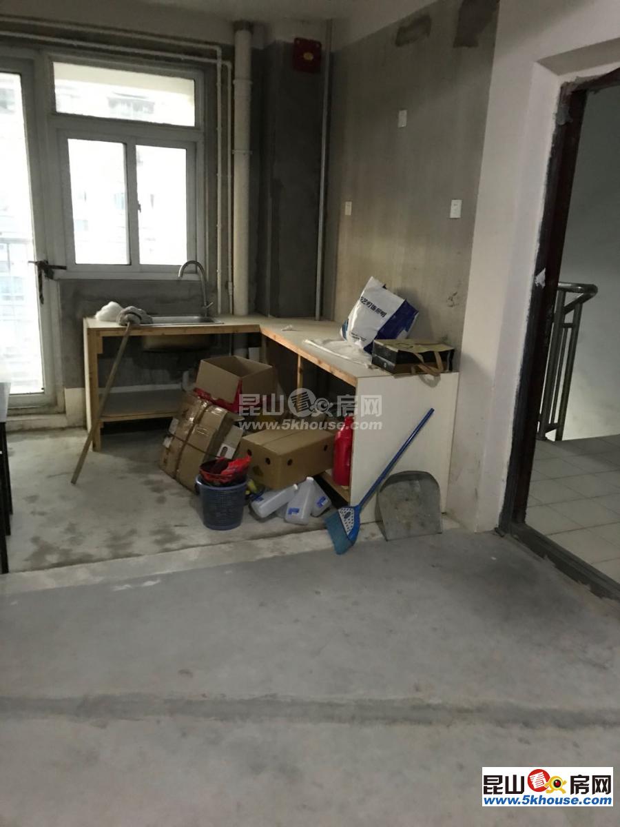 丽水湾 2房 售价67万随时可以看房