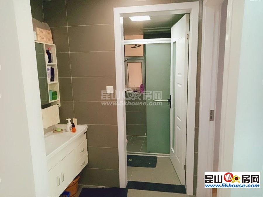拒绝虚假高 端 住宅区 精装修大两房 好楼层..