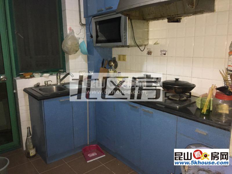 裕元实验和新镇学校的昆山花园一楼带大花园的3房诚心出售 来电看房