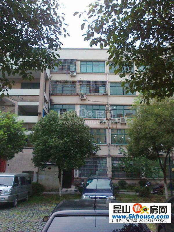 富荣花园单身公寓1800元精装修出租了,欢迎附近上班族