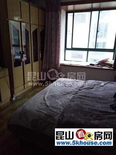安静小区,低价出租,上海星城 1200元月 2室2厅1卫 精装修