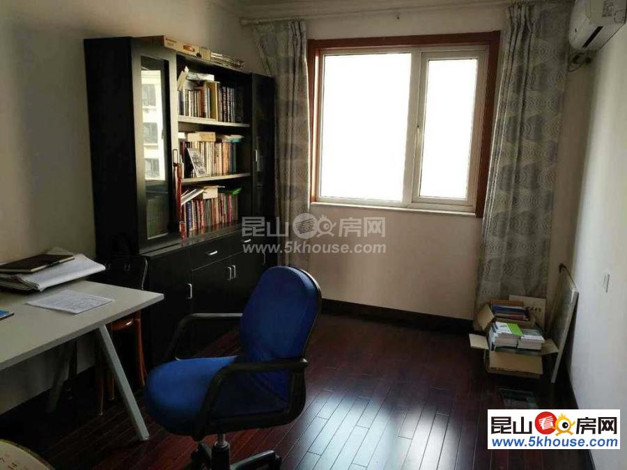 靓房低价抢租,汉城国际 2800元月 3室2厅2卫 豪华装修