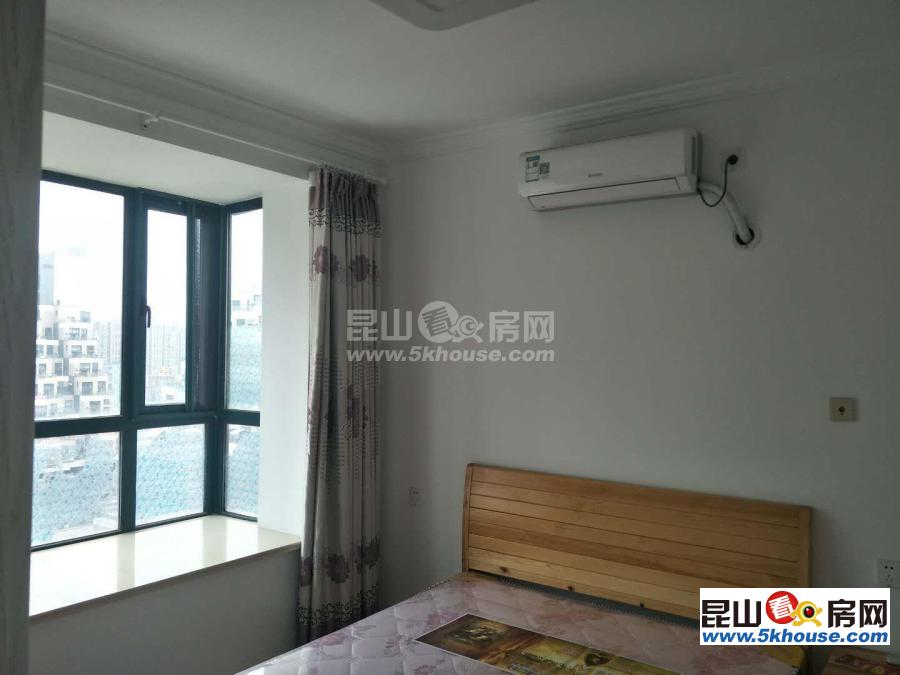 上海裕华园精装全配,一室一厅,套房出租,低于市场价,房东急租