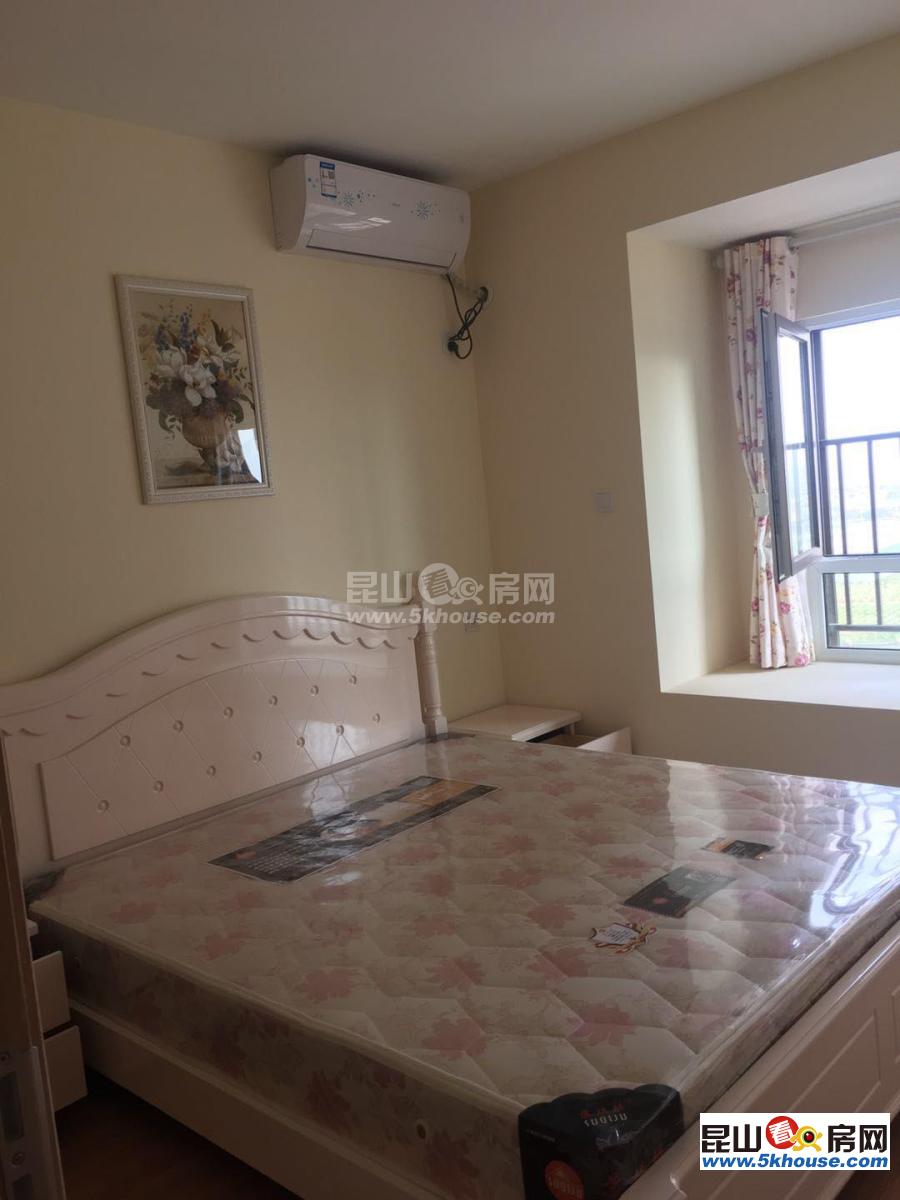 万科好房出租,装修大2房,彩光好,楼王位置,租底价2300元