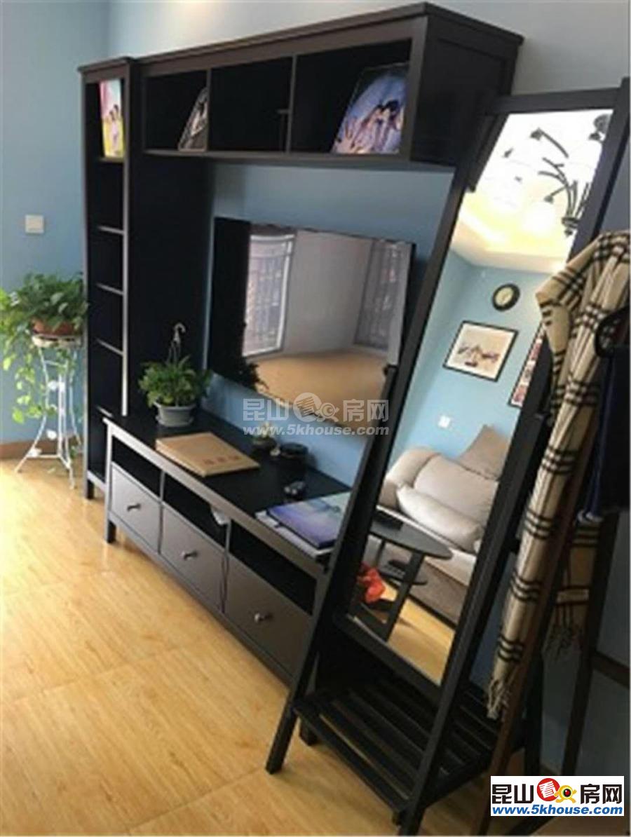 海上印象花园 1800元月 2室2厅1卫 精装修 超大阳台