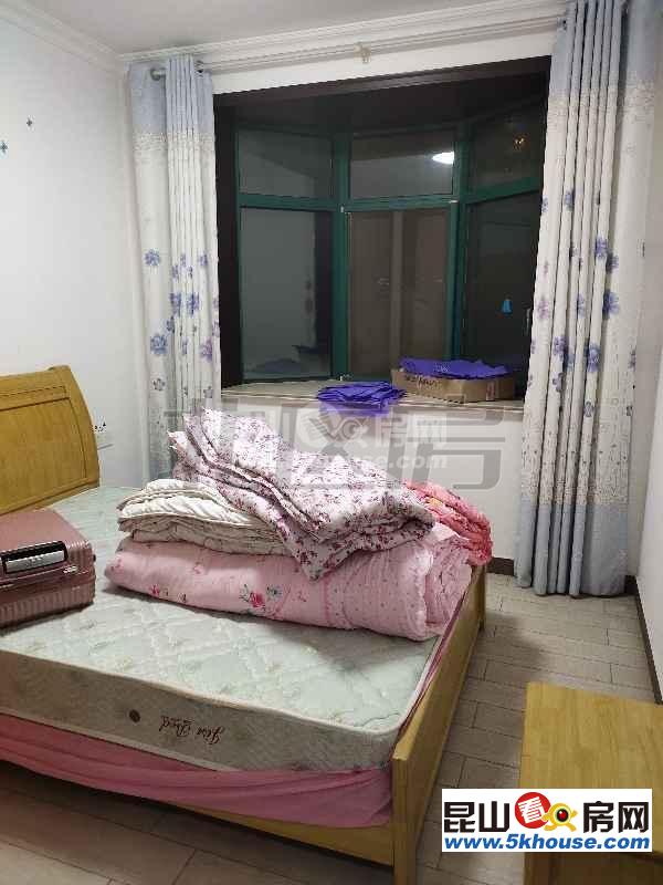 上海星城花园 精装大次卧出租 700元月 3室2厅2卫,3室2厅2卫