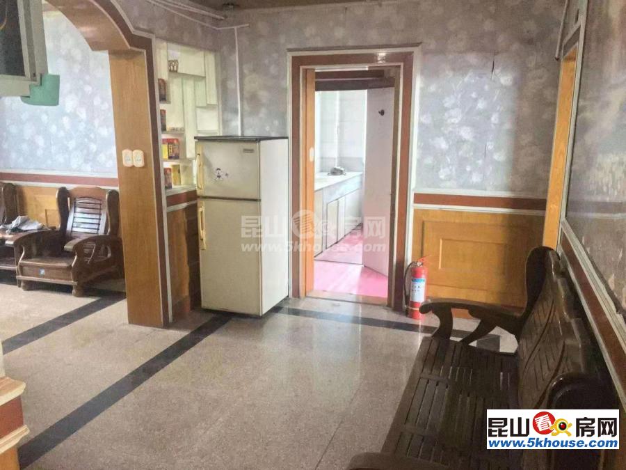 店长珠海新村 2700元月 3室2厅2卫,3室2厅2卫 精装修 可提包随时住