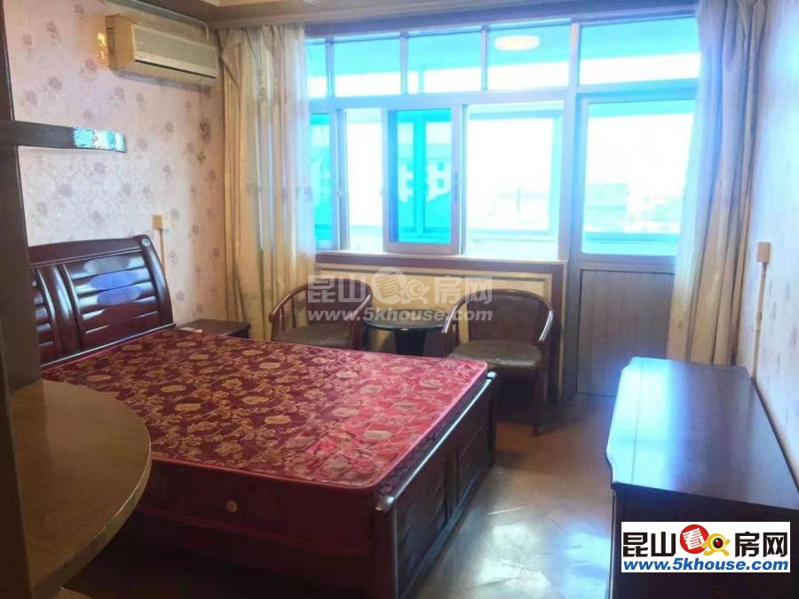 店长珠海新村 2700元月 3室2厅2卫,3室2厅2卫 精装修 可提包随时住
