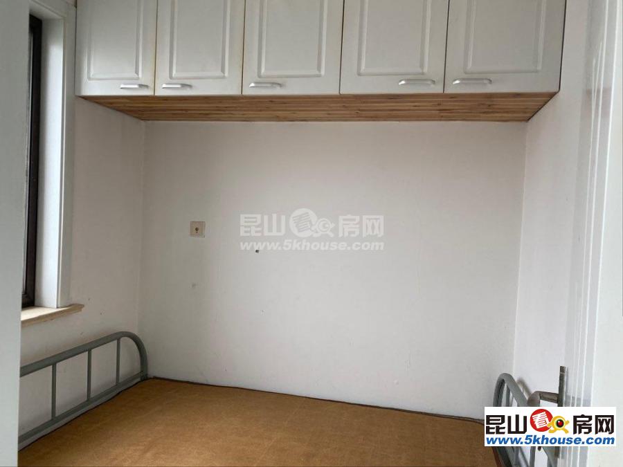 绿地21城177万 3室2厅1卫 精装修 ,舒适,视野开阔