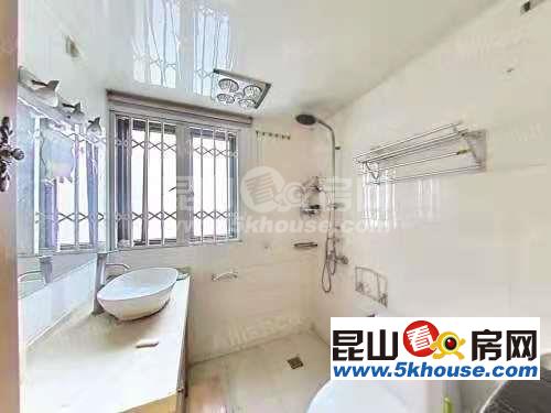綠地21城d區 2300元月 2室2廳1衛,2室2廳1衛 精裝修 ,好房百聞不如一見