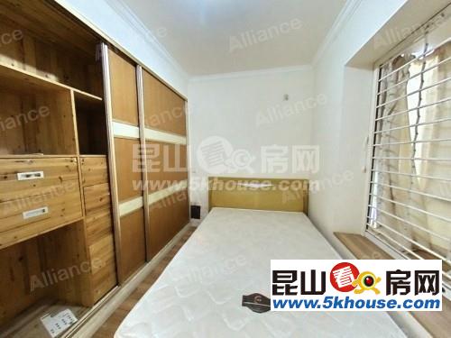 綠地21城d區 2300元月 2室2廳1衛,2室2廳1衛 精裝修 ,好房百聞不如一見