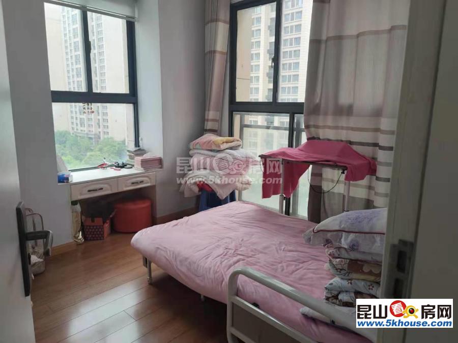 万达广场 330万 4室2厅2卫 豪华装修打电话 随时看