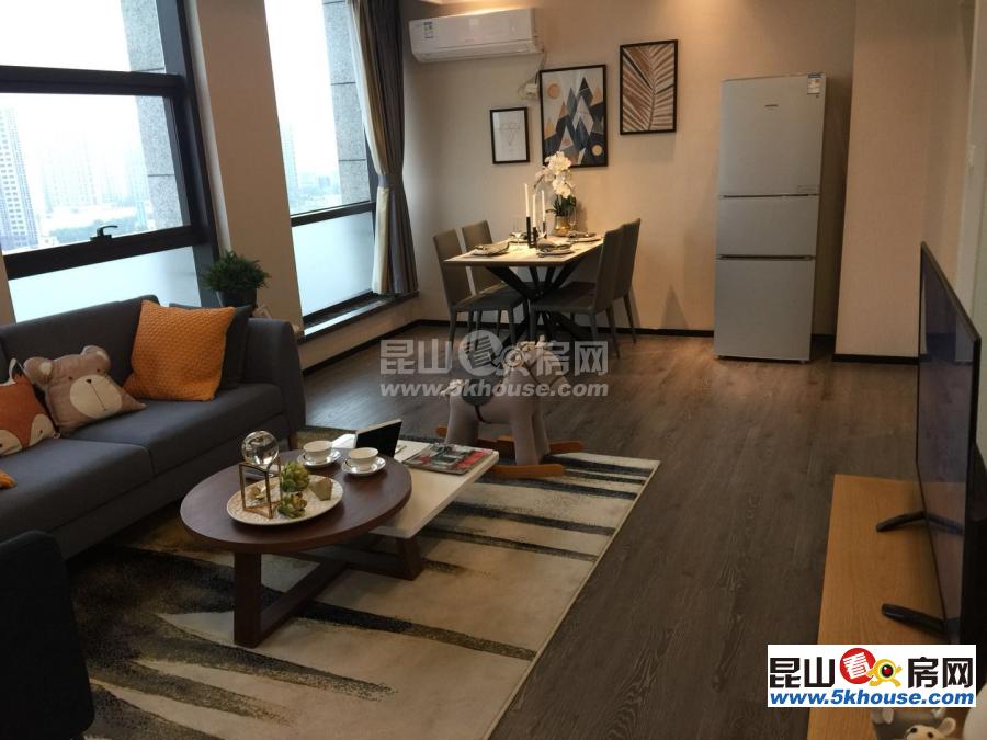 坐看假山美景,世家 123万 3室2厅1卫 精装修 ,看花园的中心