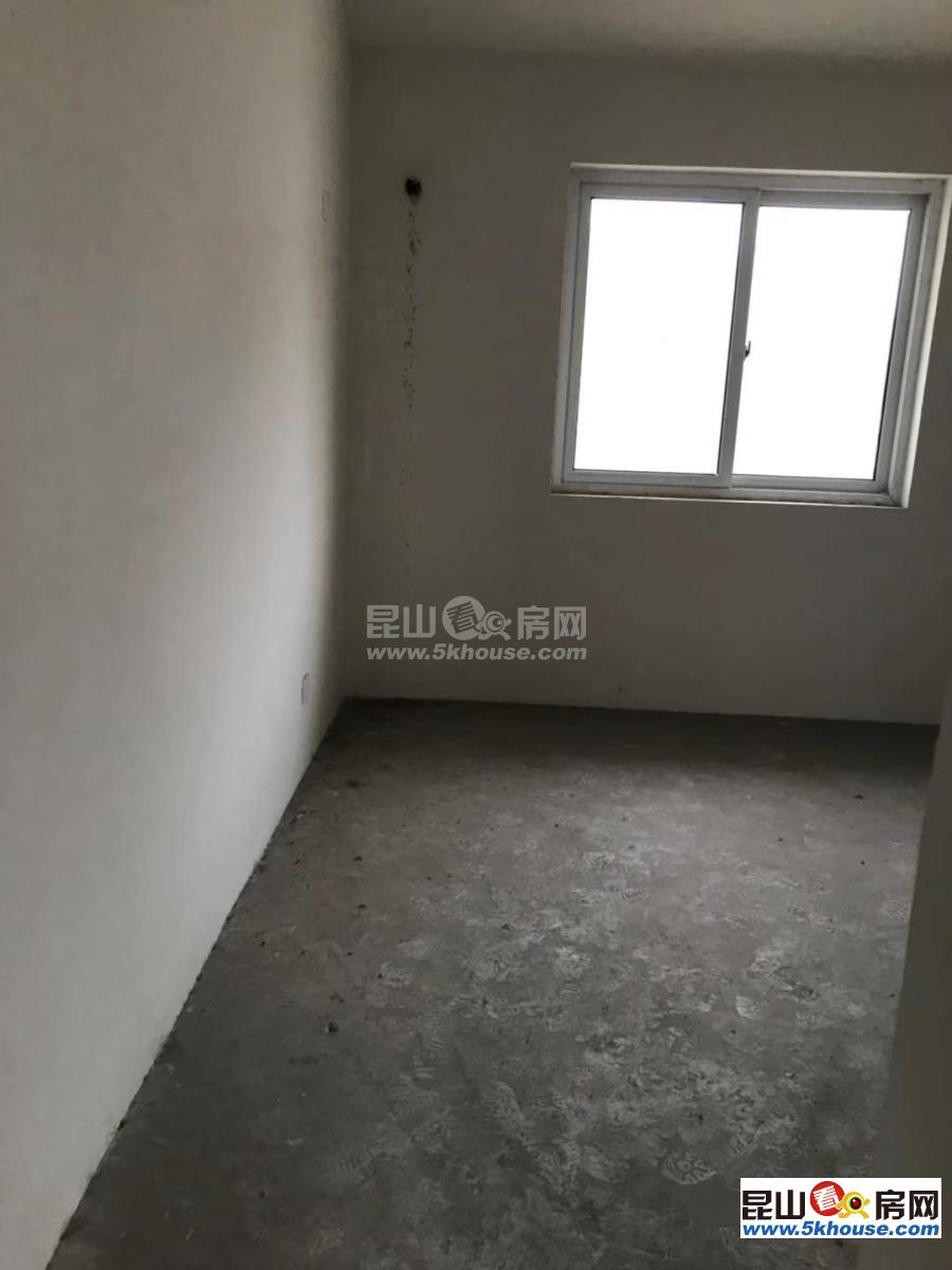 花家浜新村 223万 7室4厅3卫 毛坯 ,阔绰客厅,超大阳台,身份象征,价格堪比毛坯房