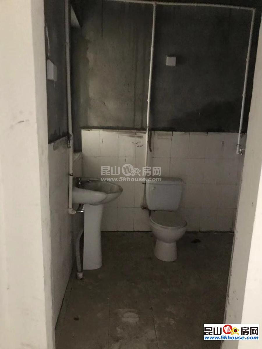 花家浜新村 223万 7室4厅3卫 毛坯 ,阔绰客厅,超大阳台,身份象征,价格堪比毛坯房