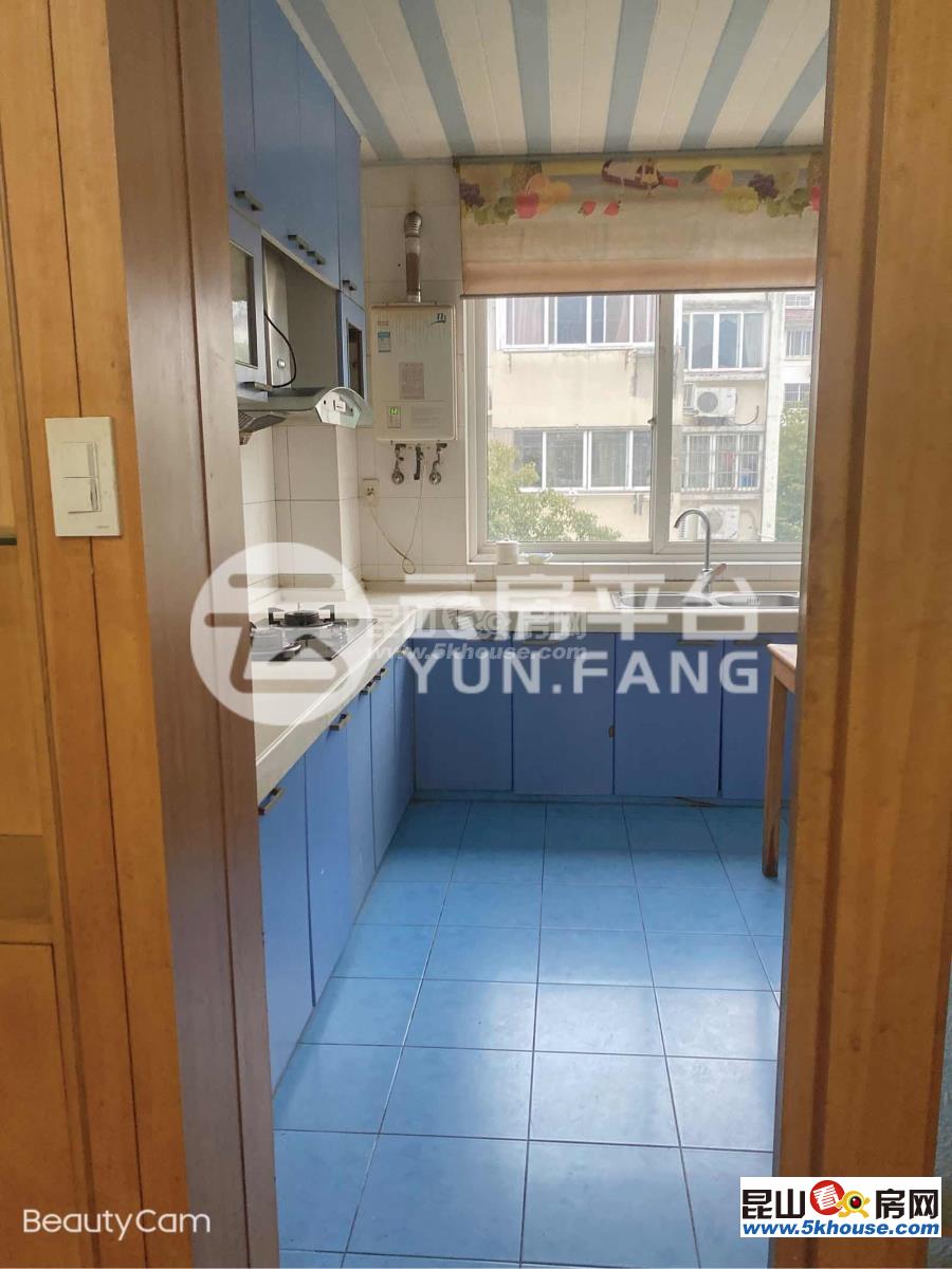 市政府旁杉欣花園,黃金樓層,精裝修帶車庫