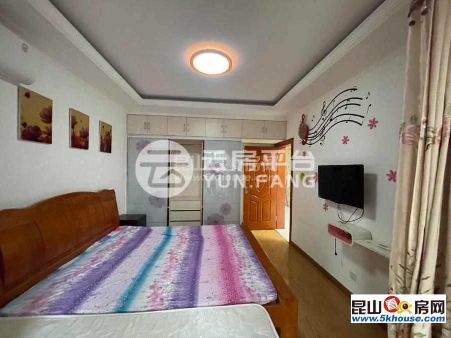上海星城 2100元月 4室2厅2卫,4室2厅2卫 精装修 ,价格便宜,交通便利