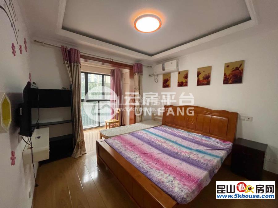 上海星城 2100元月 4室2厅2卫,4室2厅2卫 精装修 ,价格便宜,交通便利