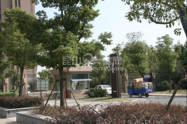 晶彩96平南北通三房 上海产权 价格低谷 自住装修仅售258万 随时看房