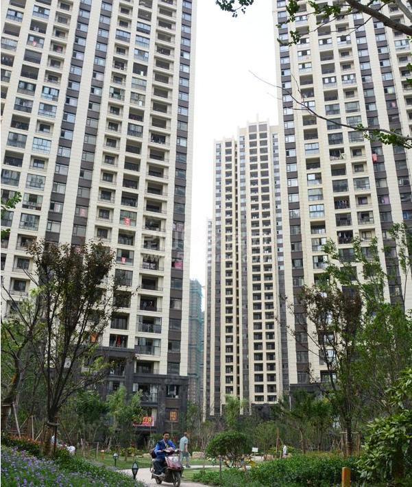 上海华二学校体育公园旁 180万 4室2厅2卫 精装修 好楼层低价位