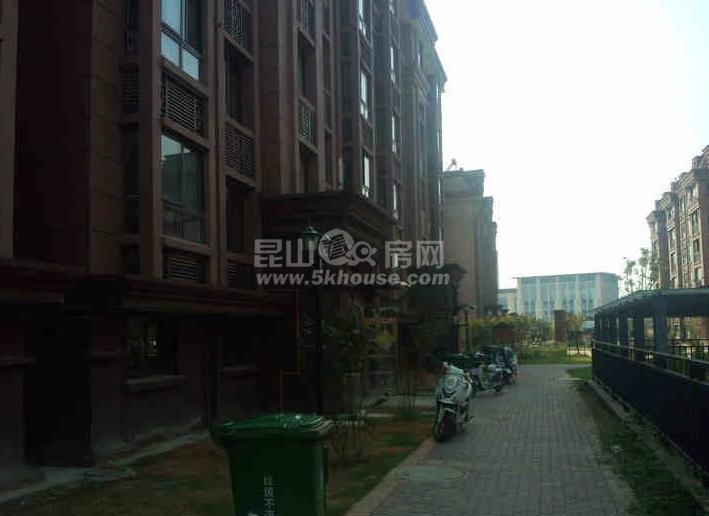 淀山湖花园a区 产证满两年 东边套 送小车库 黄金楼层 性价比超高