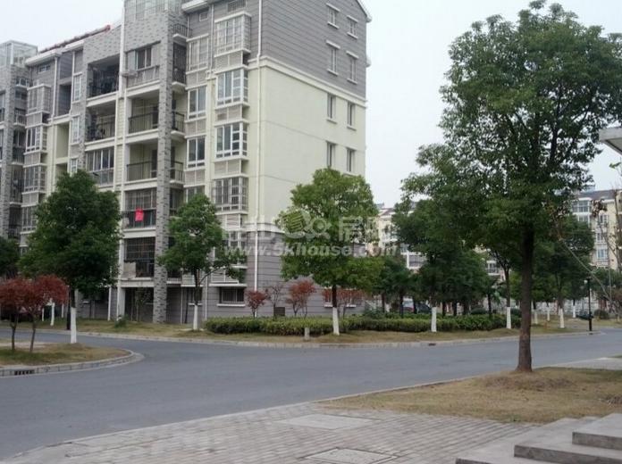 昆山城东蓬曦园 70万 2室2厅1卫 精装修 非常安静,笋盘出售