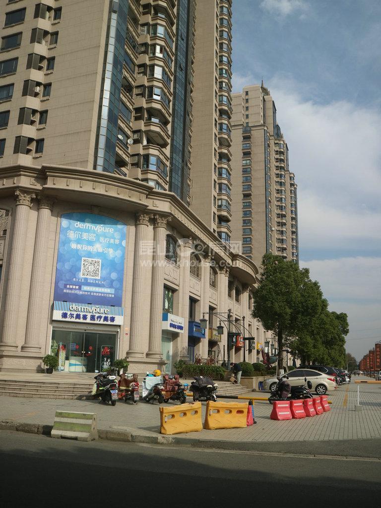 弘辉首玺 市区繁华地段,金鹰商业圈,配套齐全,景观楼层
