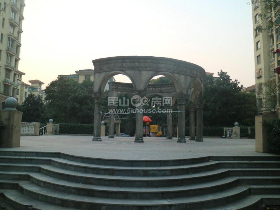 东方罗马,精装自住房,带车库,家具家电全留,满5年