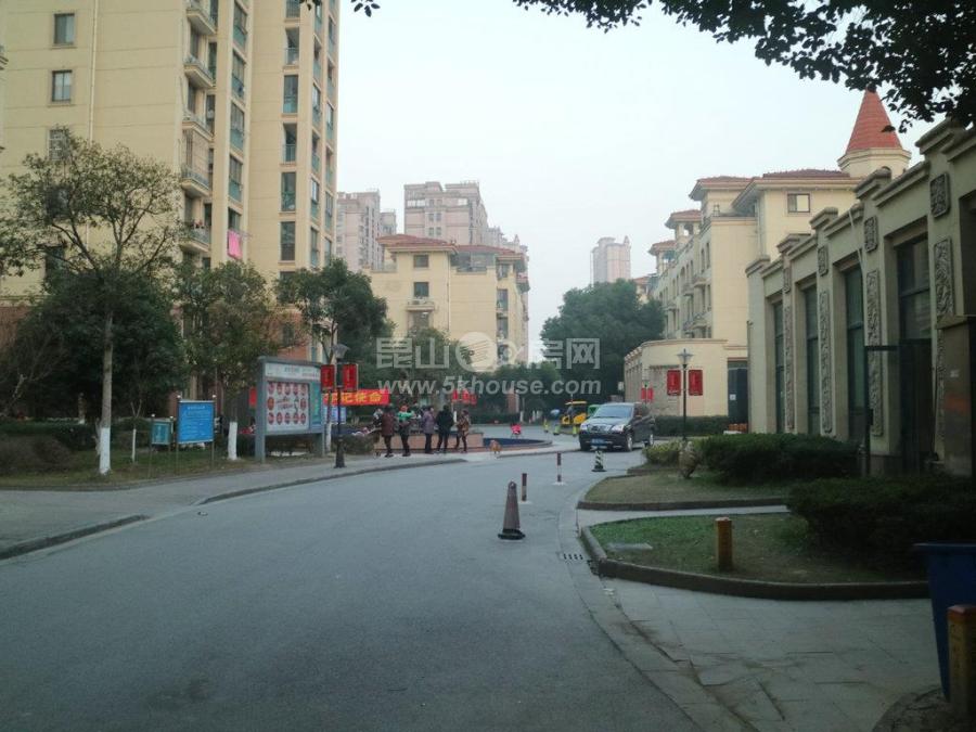 东方罗马 140万 2室2厅1卫 精装修,住家精装修 有钥匙带您看
