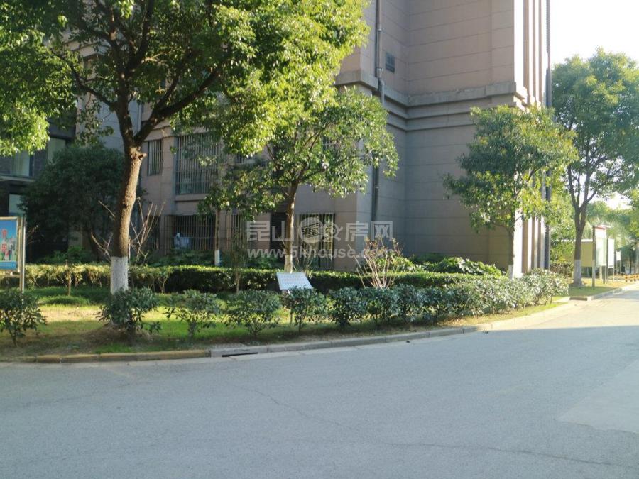 晶彩96平南北通三房 上海产权 价格低谷 自住装修仅售258万 随时看房