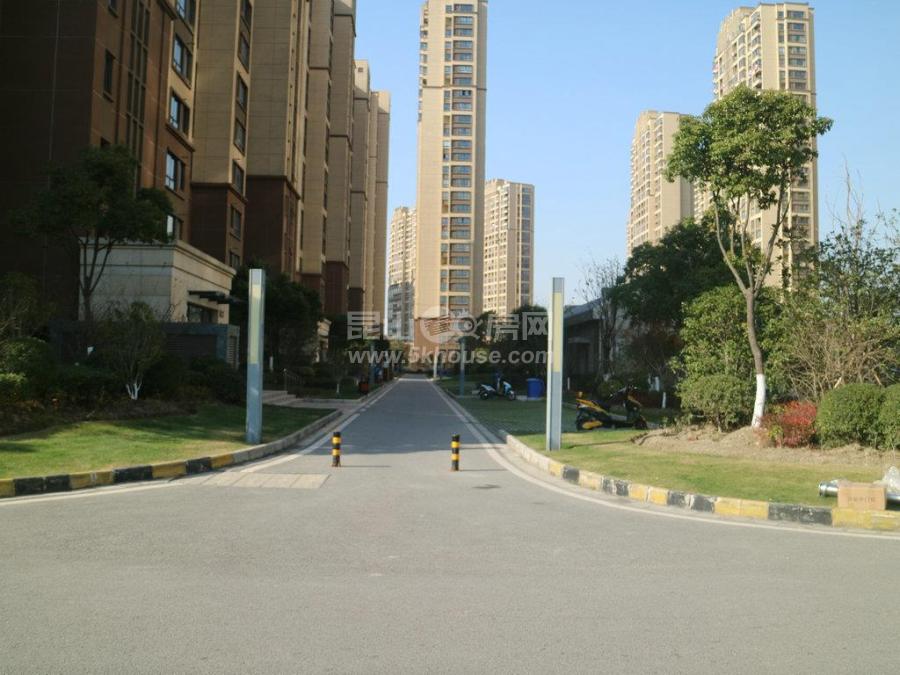上海房东急卖花桥裕花园4房,南北直通,楼层好122平方,采光视野佳