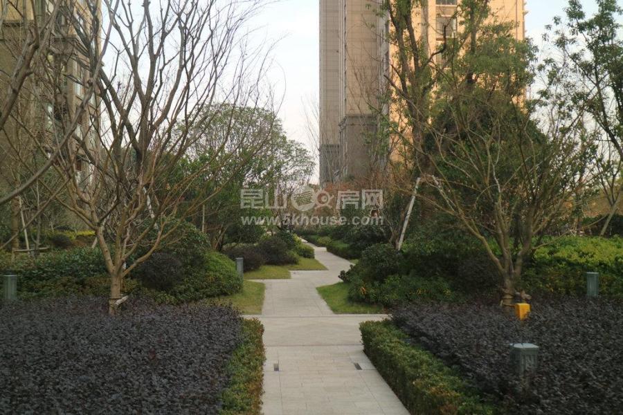 水岸香堤 95万 2室2厅1卫 毛坯 好楼层好位置低价位