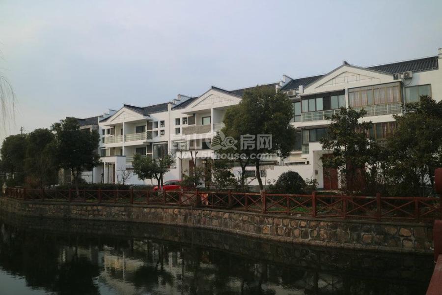 金湖银滩 165万 3室2厅2卫 毛坯 ,阳光充足,治安全面