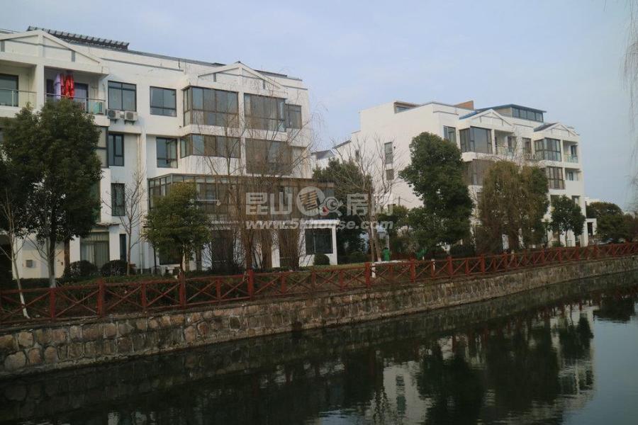 金湖银滩 165万 3室2厅2卫 毛坯 ,阳光充足,治安全面