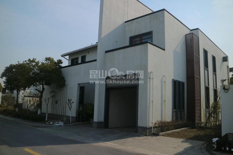 荷塘月色 1200万 4室3厅4卫 豪华装修 ,临湖独栋
