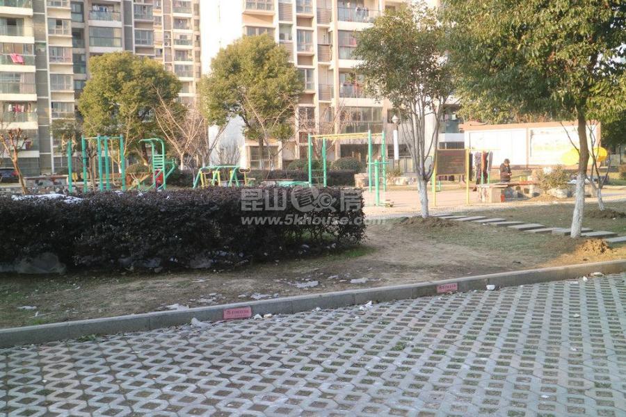 急售园区唯亭旁昆山巴城正仪阳澄尚东富泽苑嘉馨花园旁精装21小三房